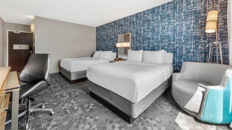 Comfort Inn & Suites Room