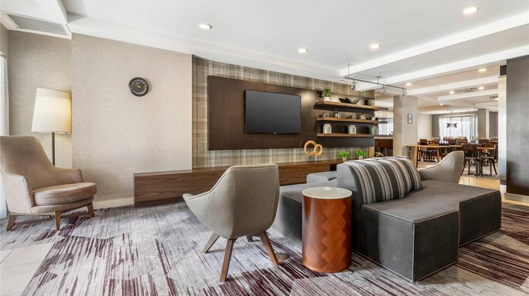 Comfort Inn & Suites Lobby