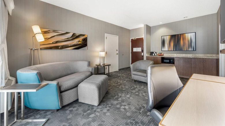 <b>Comfort Inn & Suites Suite</b>. Images powered by <a href="https://iceportal.shijigroup.com/" title="IcePortal" target="_blank">IcePortal</a>.