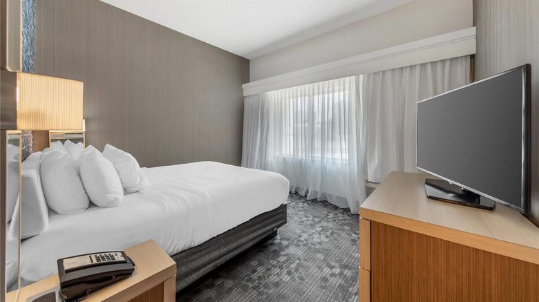 <b>Comfort Inn & Suites Suite</b>. Images powered by <a href="https://iceportal.shijigroup.com/" title="IcePortal" target="_blank">IcePortal</a>.
