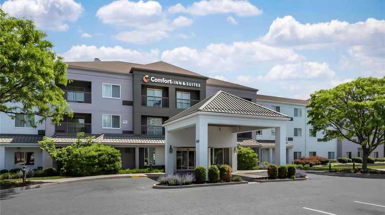 Comfort Inn & Suites Exterior