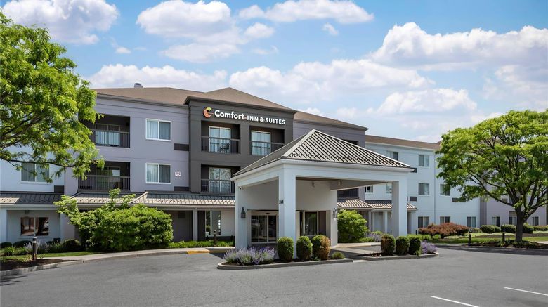 <b>Comfort Inn & Suites Exterior</b>. Images powered by <a href="https://iceportal.shijigroup.com/" title="IcePortal" target="_blank">IcePortal</a>.