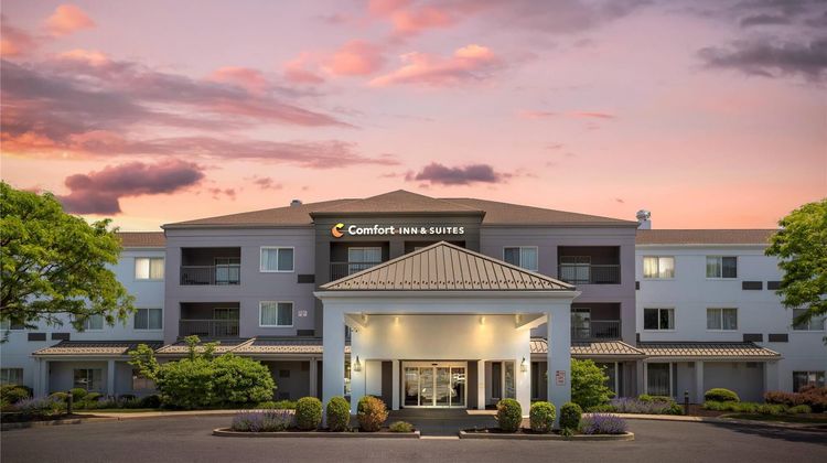 Comfort Inn & Suites Exterior