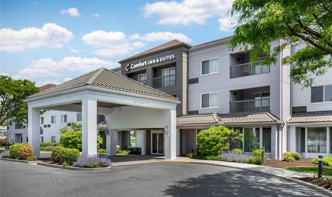 Comfort Inn & Suites Exterior