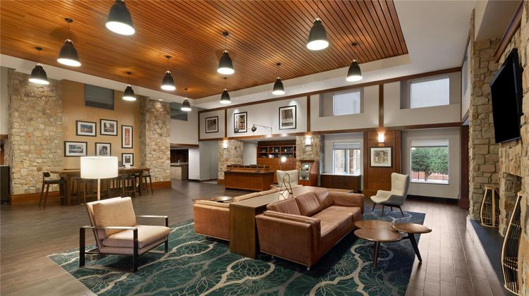 Wyndham Garden San Antonio Airport North Lobby