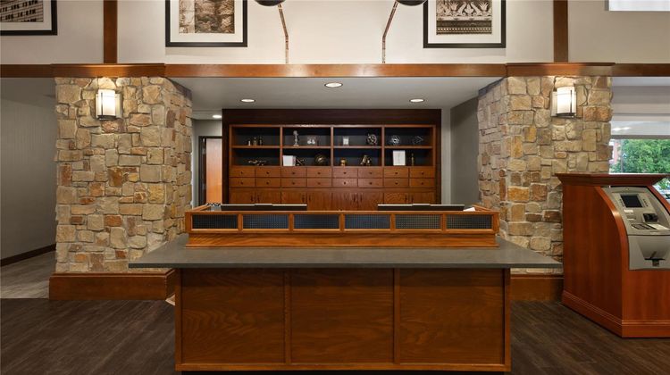 Wyndham Garden San Antonio Airport North Lobby