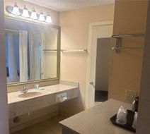 Wingate by Wyndham Livonia Room