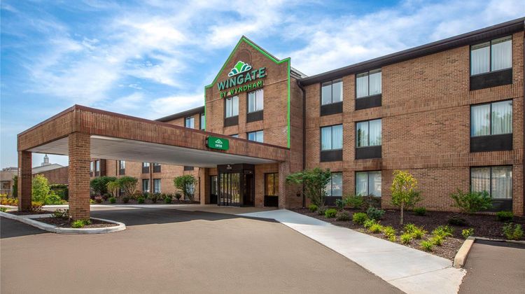 Wingate by Wyndham Livonia Exterior