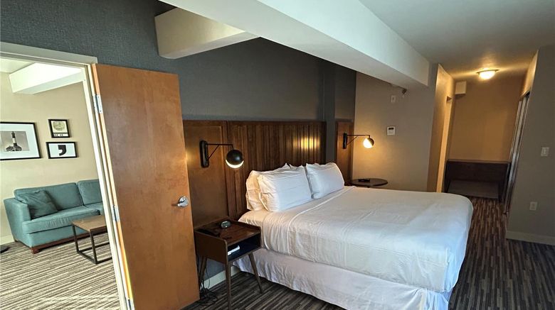 <b>Best Western Plainview-Long Island Hotel Room</b>. Images powered by <a href="https://iceportal.shijigroup.com/" title="IcePortal" target="_blank">IcePortal</a>.