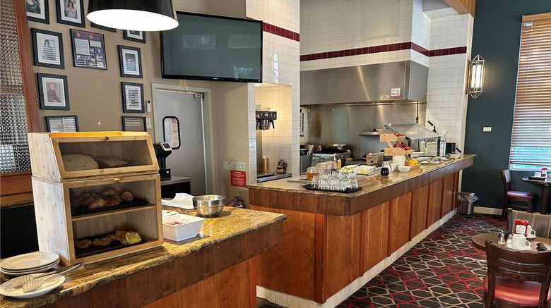 <b>Best Western Plainview-Long Island Hotel Restaurant</b>. Images powered by <a href="https://iceportal.shijigroup.com/" title="IcePortal" target="_blank">IcePortal</a>.