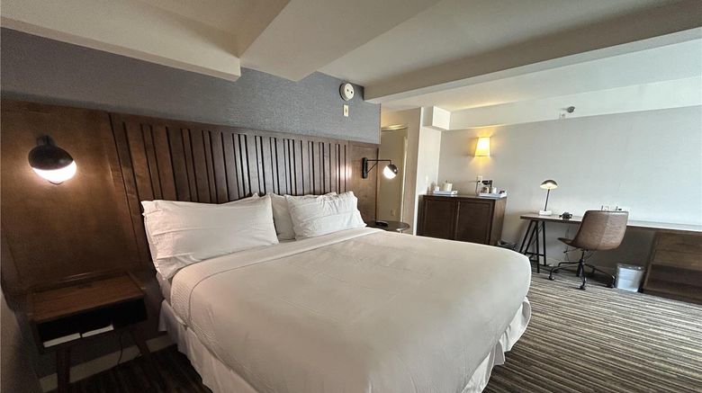 <b>Best Western Plainview-Long Island Hotel Room</b>. Images powered by <a href="https://iceportal.shijigroup.com/" title="IcePortal" target="_blank">IcePortal</a>.