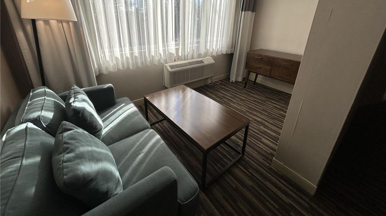 <b>Best Western Plainview-Long Island Hotel Room</b>. Images powered by <a href="https://iceportal.shijigroup.com/" title="IcePortal" target="_blank">IcePortal</a>.