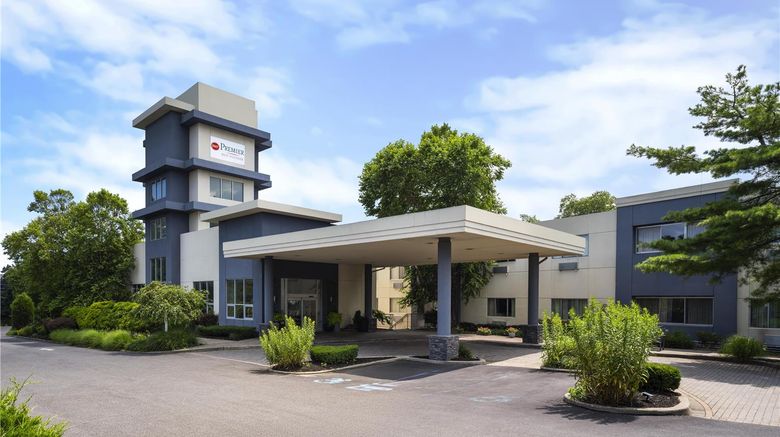 <b>Best Western Plainview-Long Island Hotel Exterior</b>. Images powered by <a href="https://iceportal.shijigroup.com/" title="IcePortal" target="_blank">IcePortal</a>.