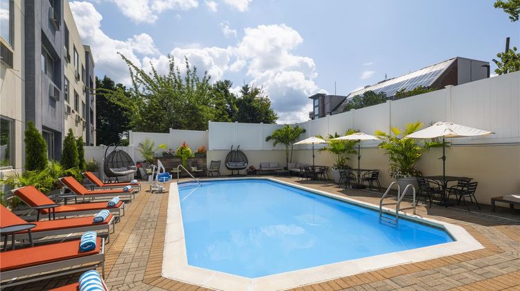 Best Western Plainview-Long Island Hotel Pool