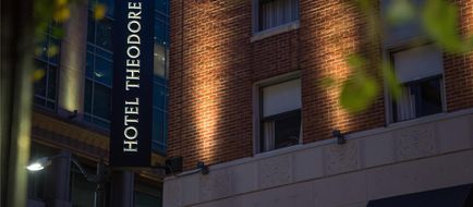 Hotel Theodore Exterior
