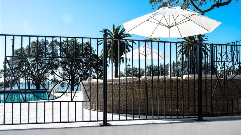 <b>White House Hotel Pool</b>. Images powered by <a href="https://iceportal.shijigroup.com/" title="IcePortal" target="_blank">IcePortal</a>.