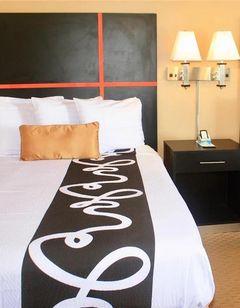 Chaparral Motor Inn