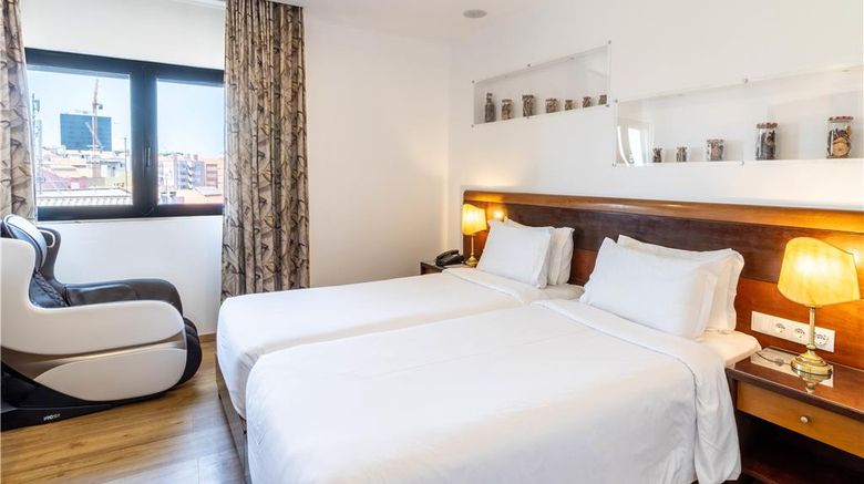 <b>Hotel AS Lisboa Suite</b>. Images powered by <a href="https://iceportal.shijigroup.com/" title="IcePortal" target="_blank">IcePortal</a>.