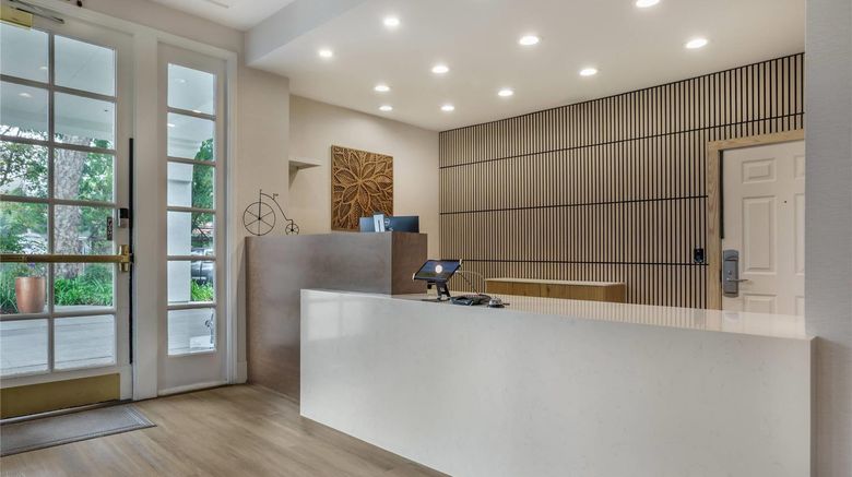 <b>University Park Inn & Suites, An Ascend Lobby</b>. Images powered by <a href="https://iceportal.shijigroup.com/" title="IcePortal" target="_blank">IcePortal</a>.