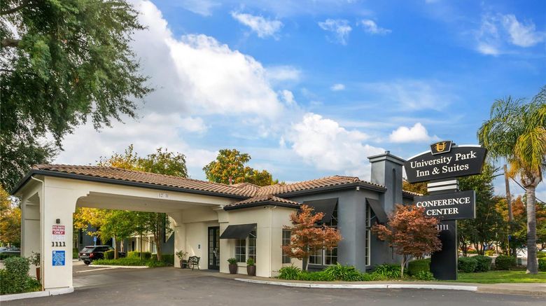 <b>University Park Inn & Suites, An Ascend Exterior</b>. Images powered by <a href="https://iceportal.shijigroup.com/" title="IcePortal" target="_blank">IcePortal</a>.