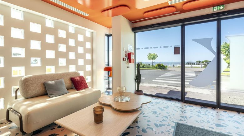 <b>Hotel Beau Rivage, Royan Lobby</b>. Images powered by <a href="https://iceportal.shijigroup.com/" title="IcePortal" target="_blank">IcePortal</a>.