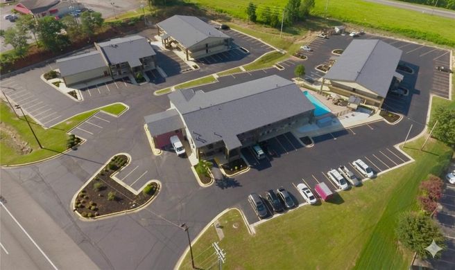 Clarion Pointe Athens I-65 Exterior