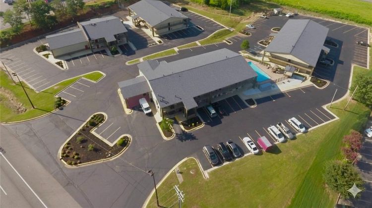 Clarion Pointe Athens I-65 Exterior