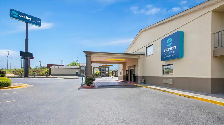 <b>Clarion Pointe Athens I-65 Exterior</b>. Images powered by <a href="https://iceportal.shijigroup.com/" title="IcePortal" target="_blank">IcePortal</a>.