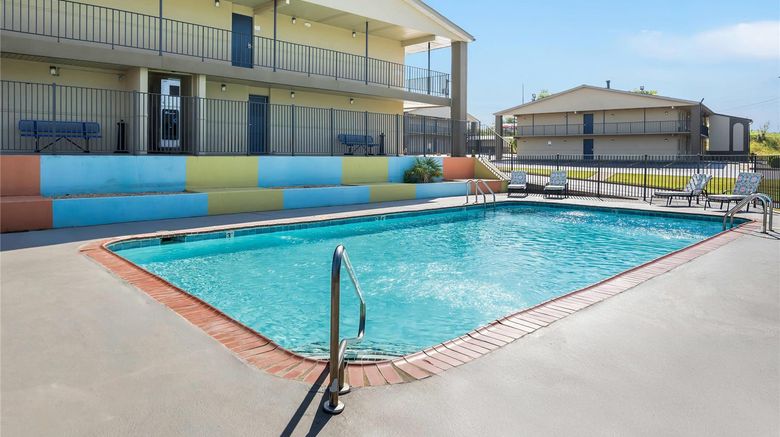 <b>Clarion Pointe Athens I-65 Pool</b>. Images powered by <a href="https://iceportal.shijigroup.com/" title="IcePortal" target="_blank">IcePortal</a>.