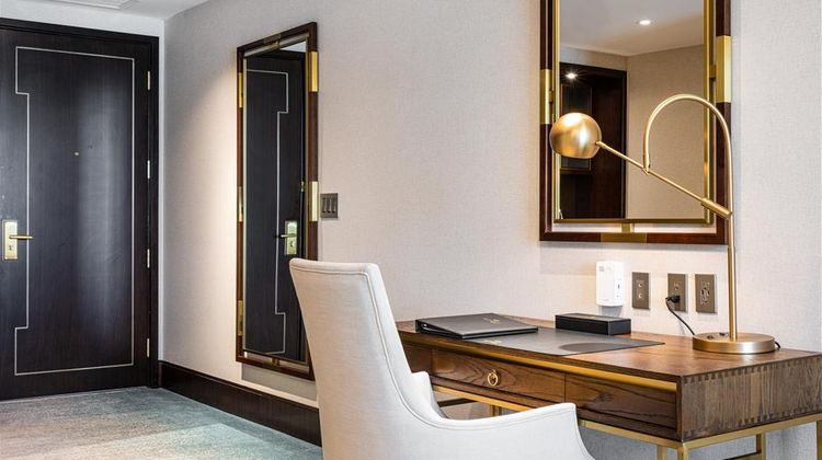 Blossom Hotel Houston, Curio Collection Room