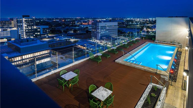 <b>Blossom Hotel Houston, Curio Collection Pool</b>. Images powered by <a href="https://iceportal.shijigroup.com/" title="IcePortal" target="_blank">IcePortal</a>.
