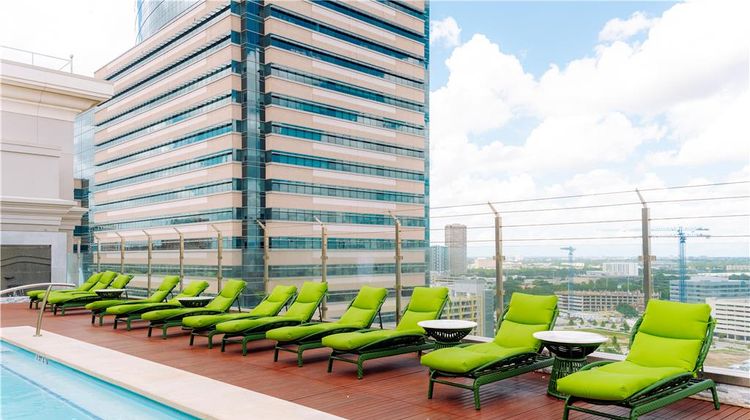 Blossom Hotel Houston, Curio Collection Pool