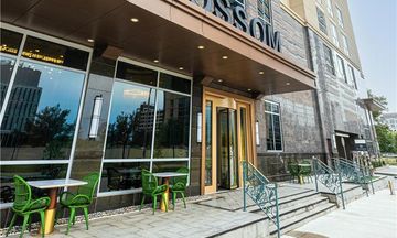 Blossom Hotel Houston, Curio Collection