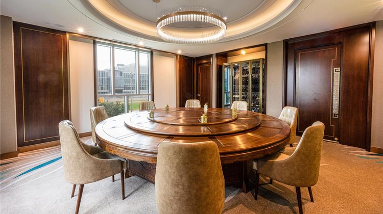 Blossom Hotel Houston, Curio Collection Meeting