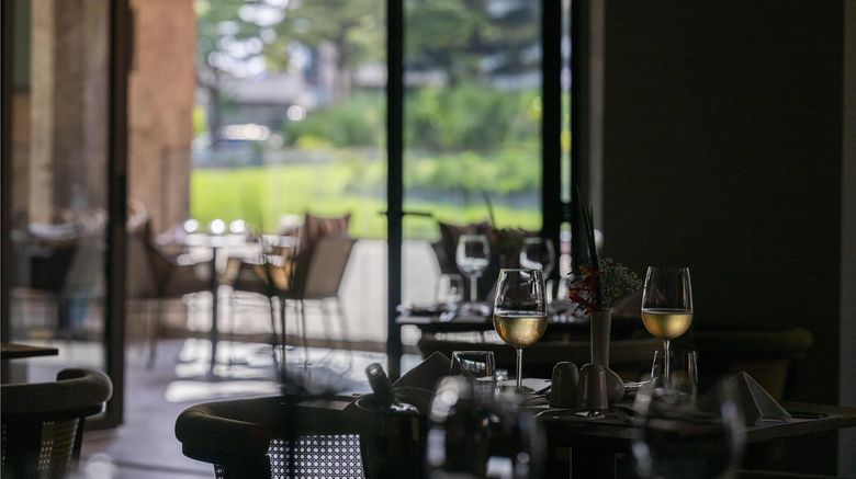 <b>Zaria Court Hotel Hilton Restaurant</b>. Images powered by <a href="https://iceportal.shijigroup.com/" title="IcePortal" target="_blank">IcePortal</a>.
