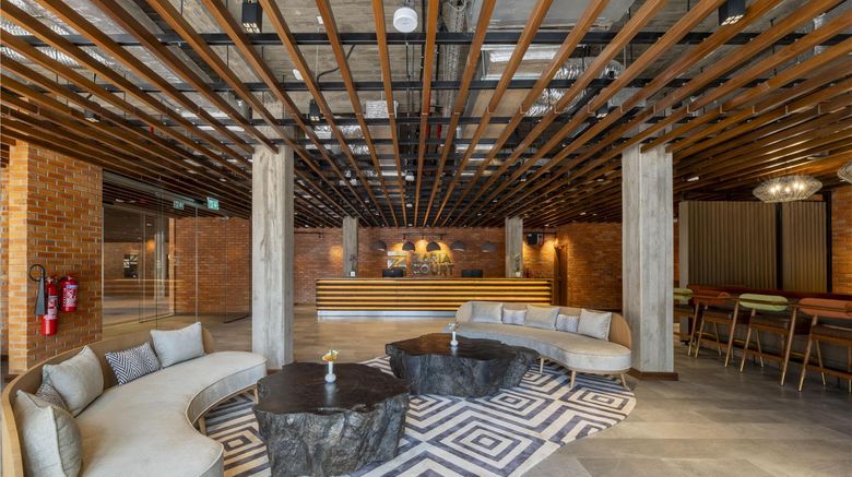 <b>Zaria Court Hotel Hilton Lobby</b>. Images powered by <a href="https://iceportal.shijigroup.com/" title="IcePortal" target="_blank">IcePortal</a>.