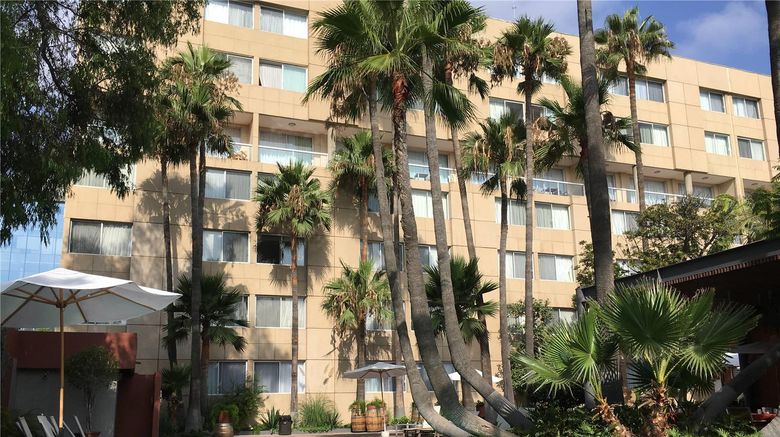 <b>Palacio Azteca Hotel Pool</b>. Images powered by <a href="https://iceportal.shijigroup.com/" title="IcePortal" target="_blank">IcePortal</a>.
