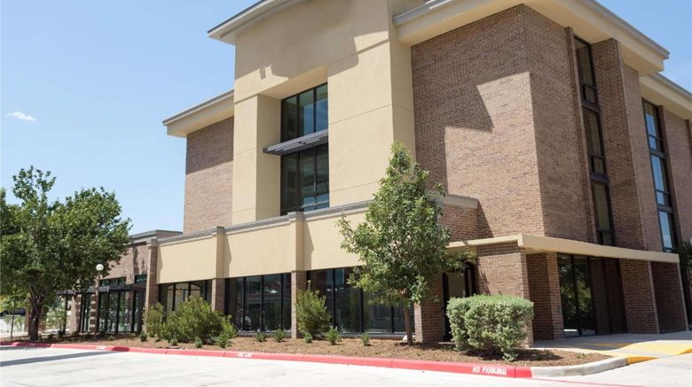 Heritage Inn Suites San Antonio Airpt Exterior. Images powered by <a href="https://iceportal.shijigroup.com" target="_blank" rel="noopener">Ice Portal</a>.