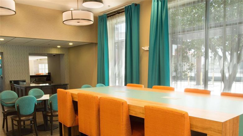 <b>Heritage Inn Suites San Antonio Airpt Restaurant</b>. Images powered by <a href="https://iceportal.shijigroup.com/" title="IcePortal" target="_blank">IcePortal</a>.