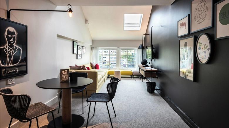 <b>Ovolo Woolloomooloo Room</b>. Images powered by <a href="https://iceportal.shijigroup.com/" title="IcePortal" target="_blank">IcePortal</a>.