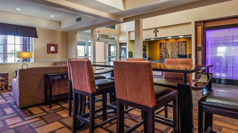 <b>Baymont by Wyndham Lubbock Lobby</b>. Images powered by <a href="https://iceportal.shijigroup.com/" title="IcePortal" target="_blank">IcePortal</a>.