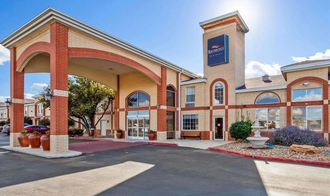 Baymont by Wyndham Lubbock Exterior