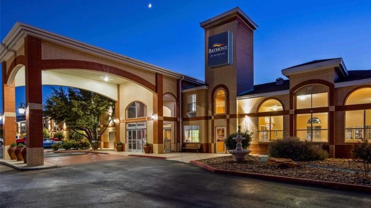 Baymont by Wyndham Lubbock Exterior