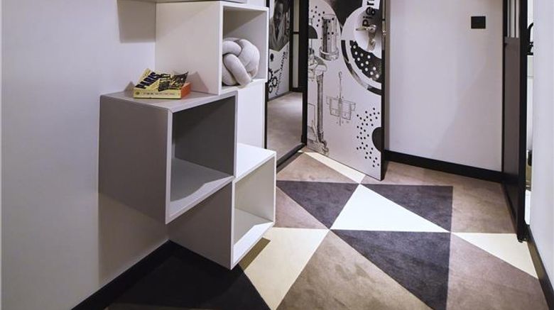 <b>Hotel Madrigal Room</b>. Images powered by <a href="https://iceportal.shijigroup.com/" title="IcePortal" target="_blank">IcePortal</a>.