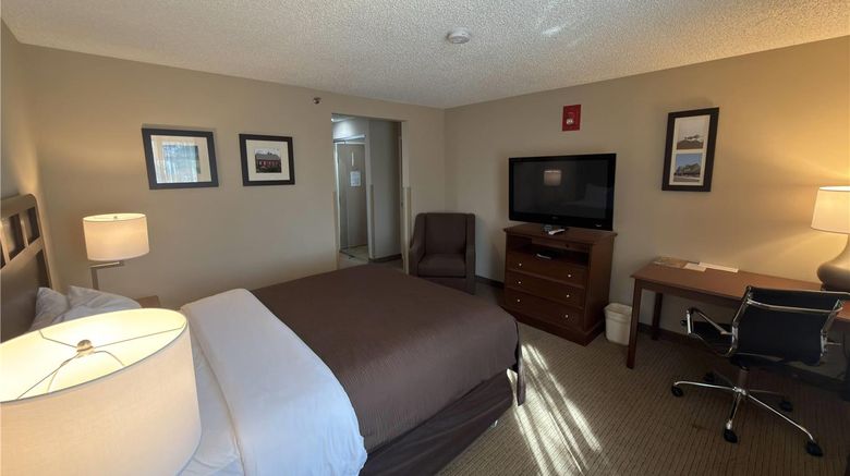 <b>Wingate by Wyndham Utica Room</b>. Images powered by <a href="https://iceportal.shijigroup.com/" title="IcePortal" target="_blank">IcePortal</a>.