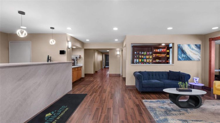 Wingate by Wyndham Utica Lobby