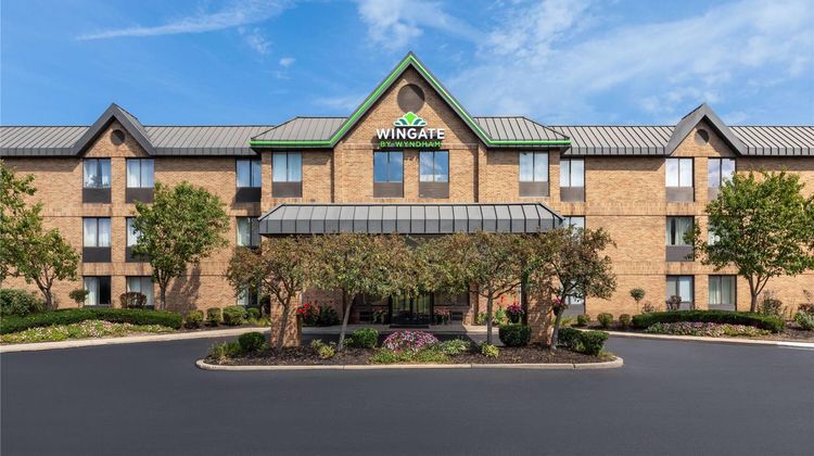 Wingate by Wyndham Utica Exterior
