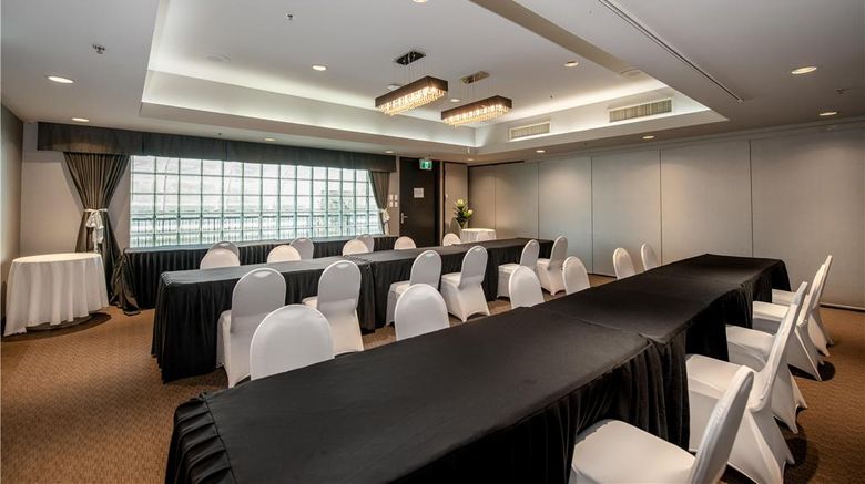 <b>Lonsdale Quay Hotel Meeting</b>. Images powered by <a href="https://iceportal.shijigroup.com/" title="IcePortal" target="_blank">IcePortal</a>.