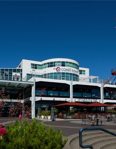 Lonsdale Quay Hotel
