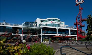 Lonsdale Quay Hotel